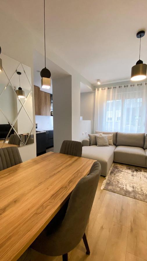 Centrally Located Glamorous Bright Apt Near Bazaar Tirana Kültér fotó